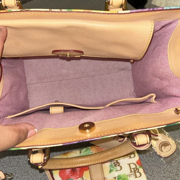 Dooney & Bourke Coated Floral Print Janine Satchel-5 Pieces included/bundle - Picture 11 of 17